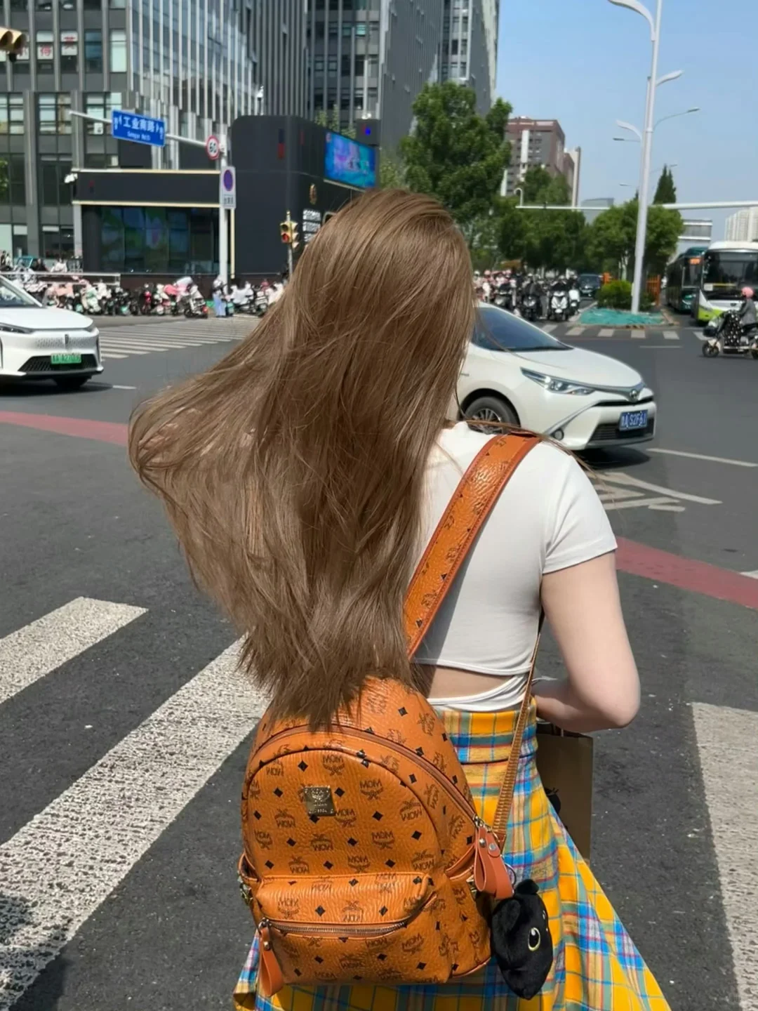 我说这发色不看脸自带美女感 没人反对吧？