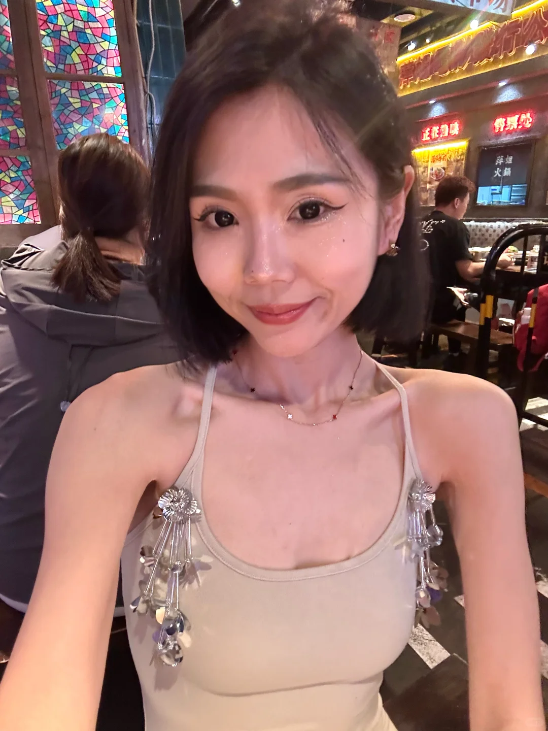 要不要和姐姐一起吃火锅呢～🙋🏻‍♀️