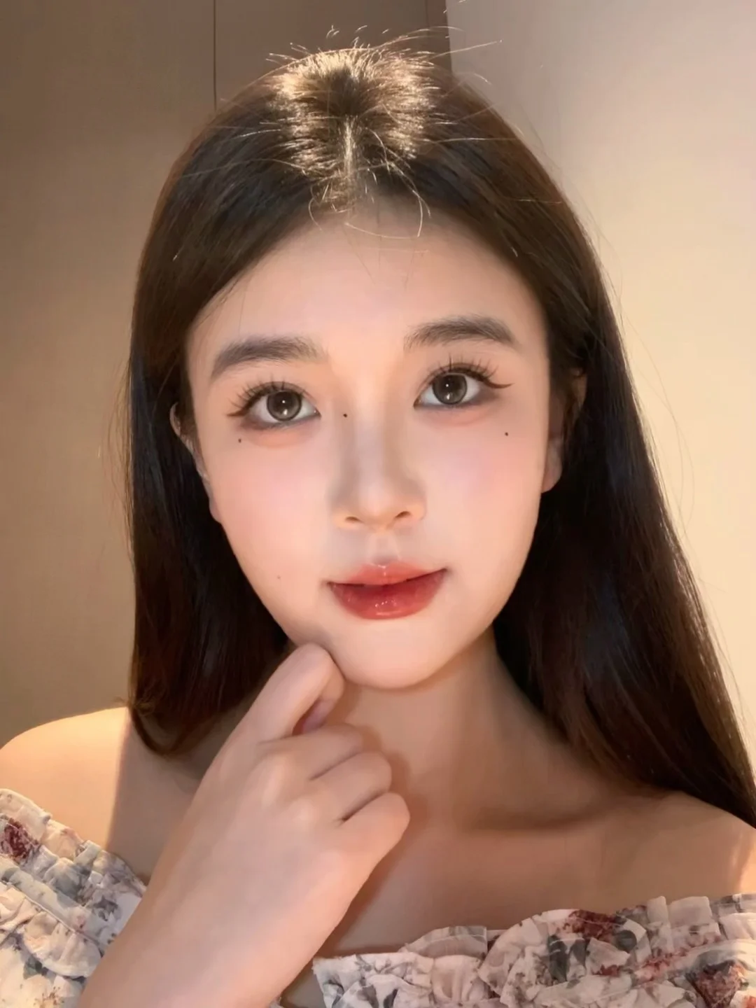 看我一键get氛围感大眼美女