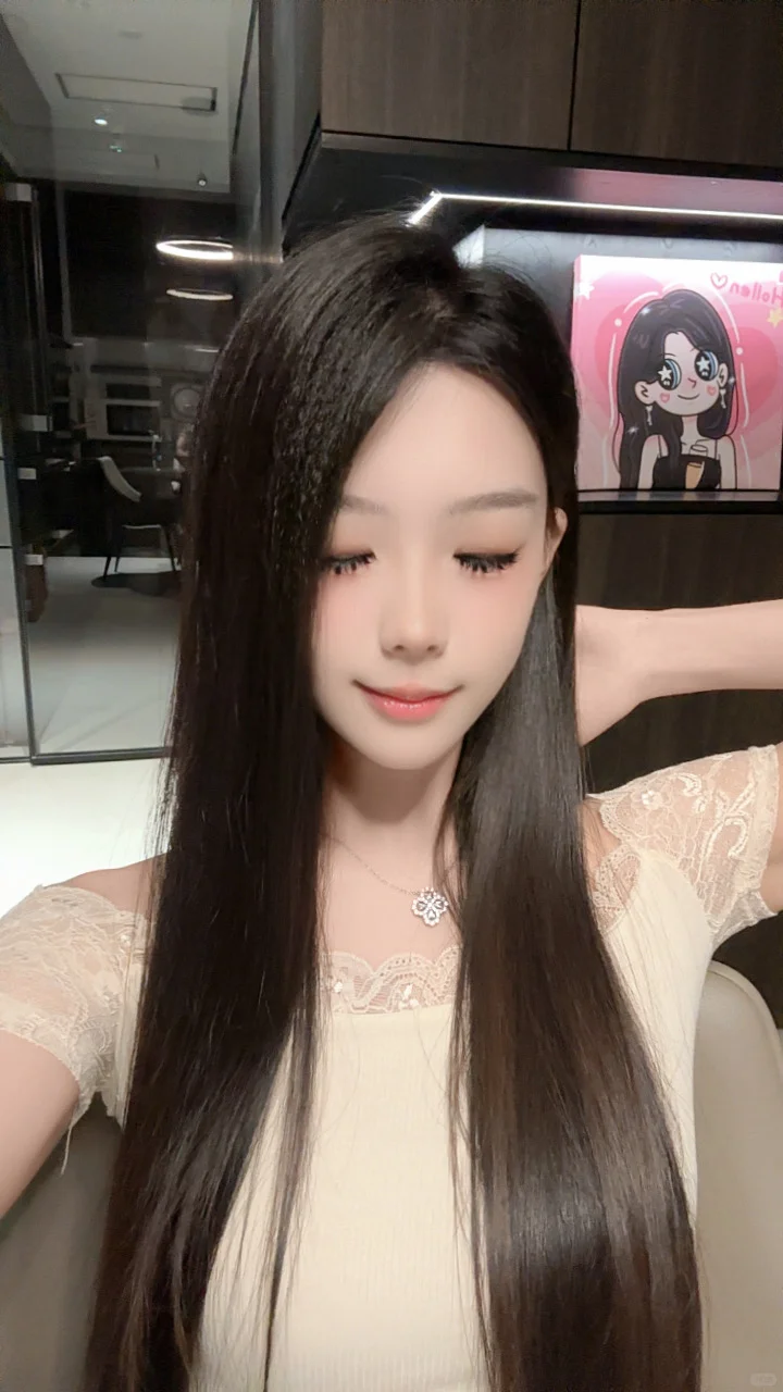 娇艳的花当然要被好好爱护🌸