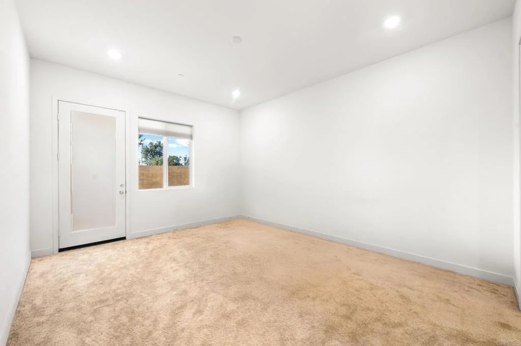 Irvine 百万豪宅 $1,000,000 独栋3房2卫