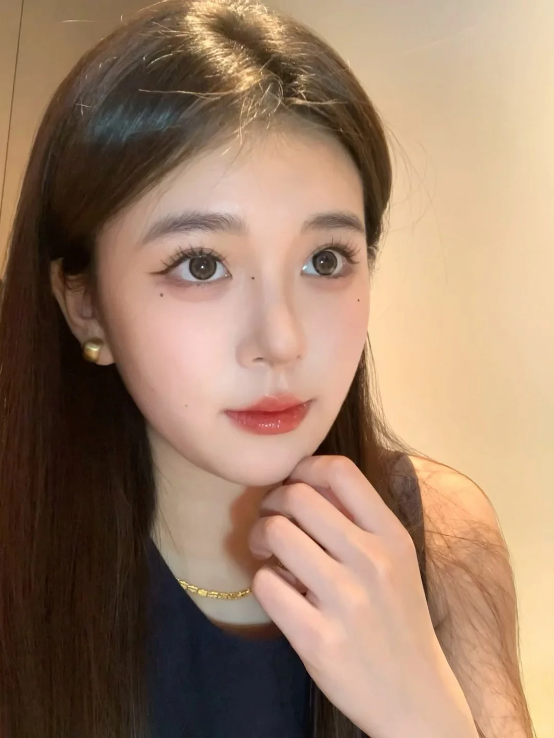 看我一键get氛围感大眼美女