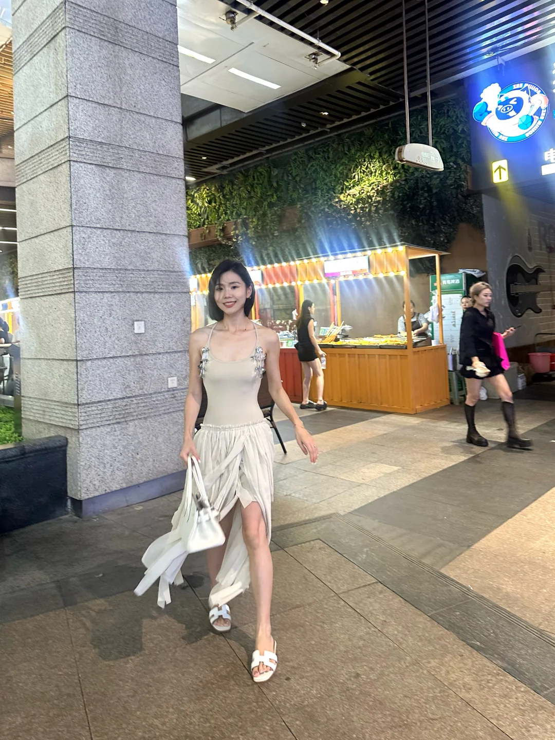 要不要和姐姐一起吃火锅呢～🙋🏻‍♀️