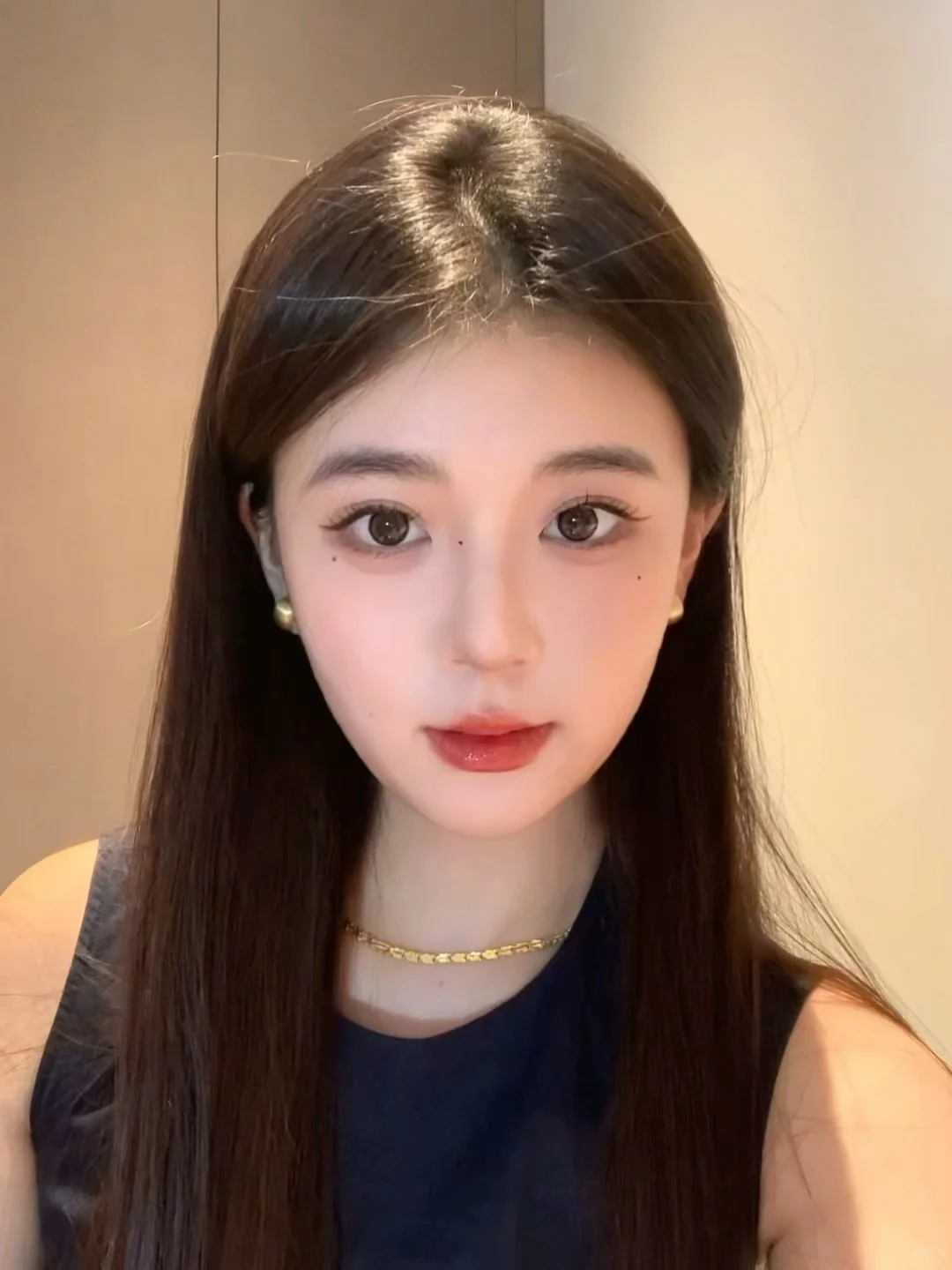 看我一键get氛围感大眼美女