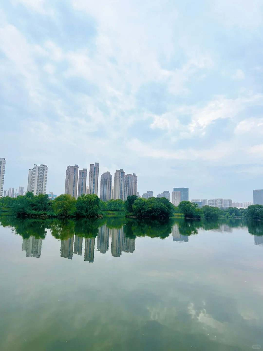 攒了这么久的钱终于拿下太原这个河景大平层