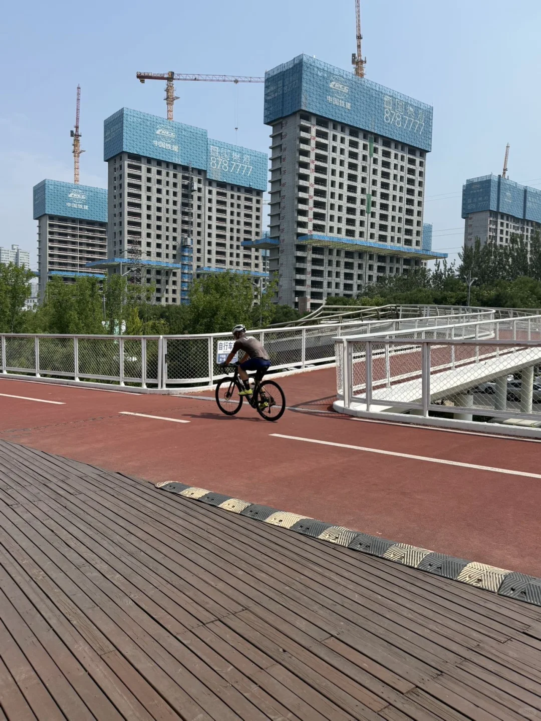 攒了这么久的钱终于拿下太原这个河景大平层