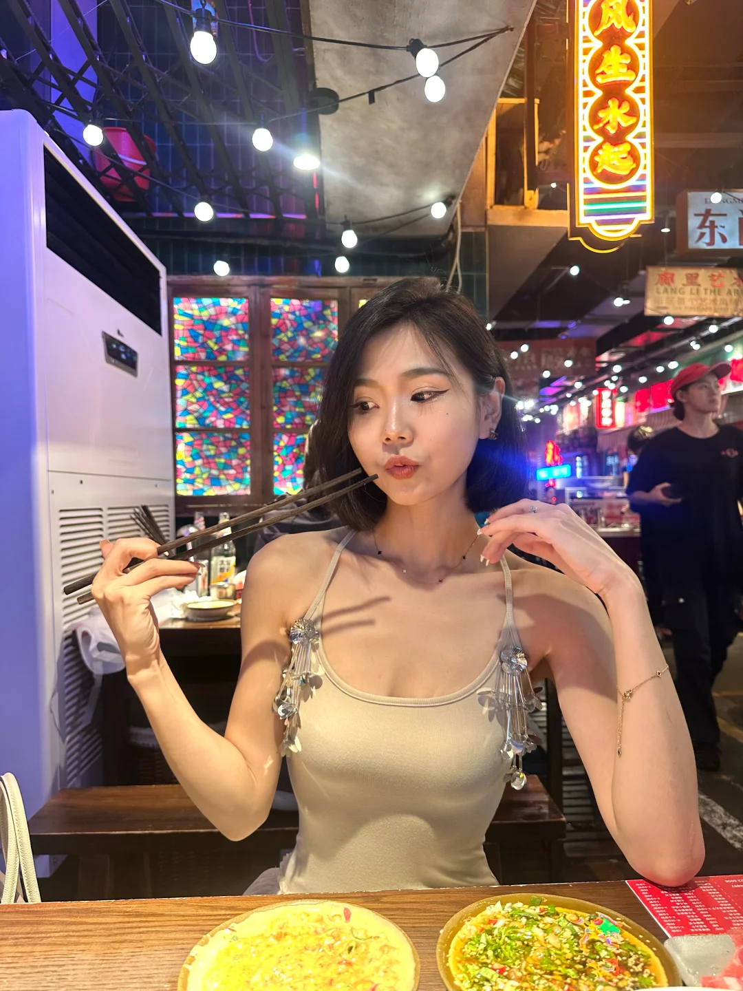 要不要和姐姐一起吃火锅呢～🙋🏻‍♀️