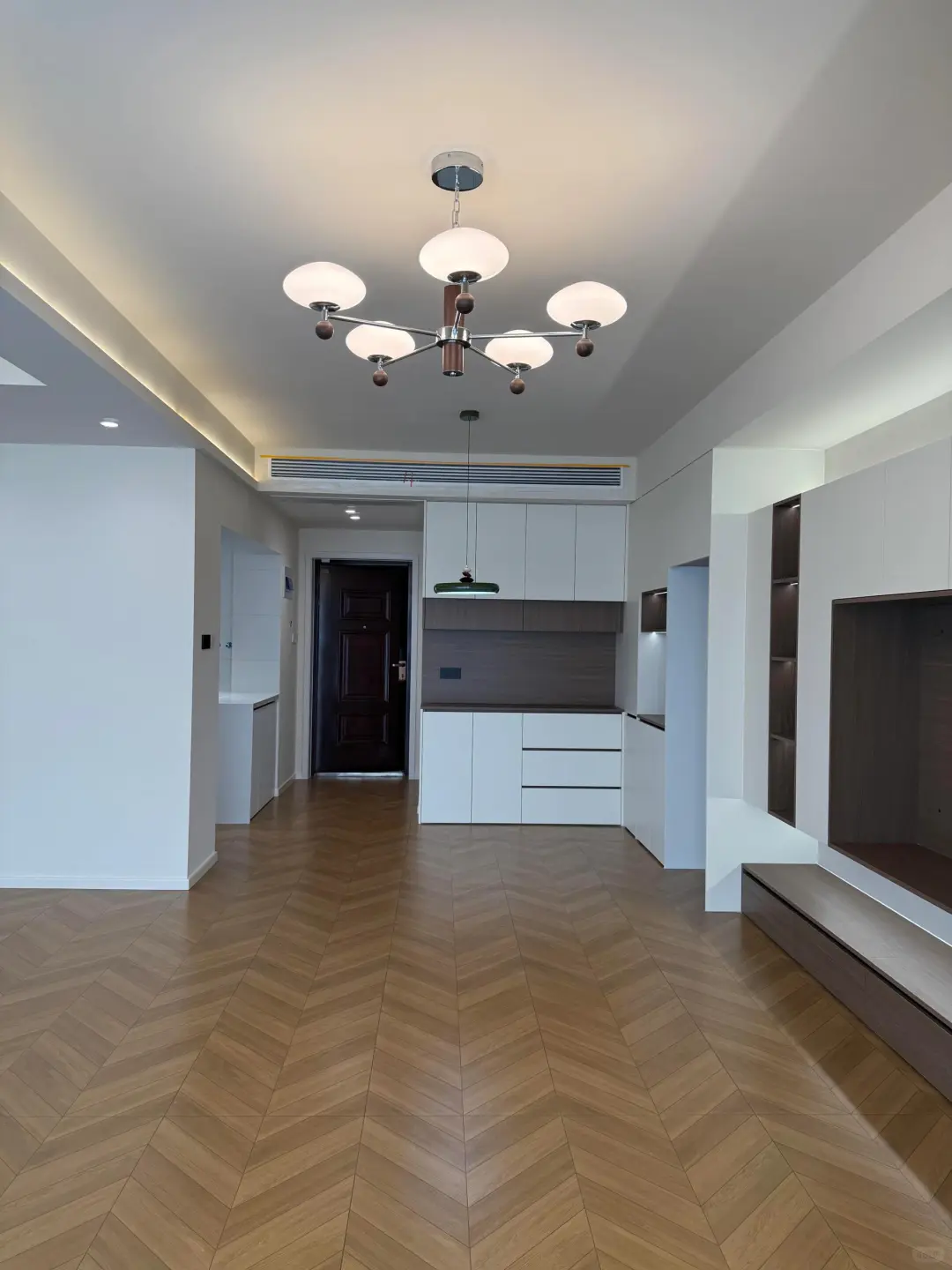 业主急售！刚装好的房子🏠一口价48万，免税
