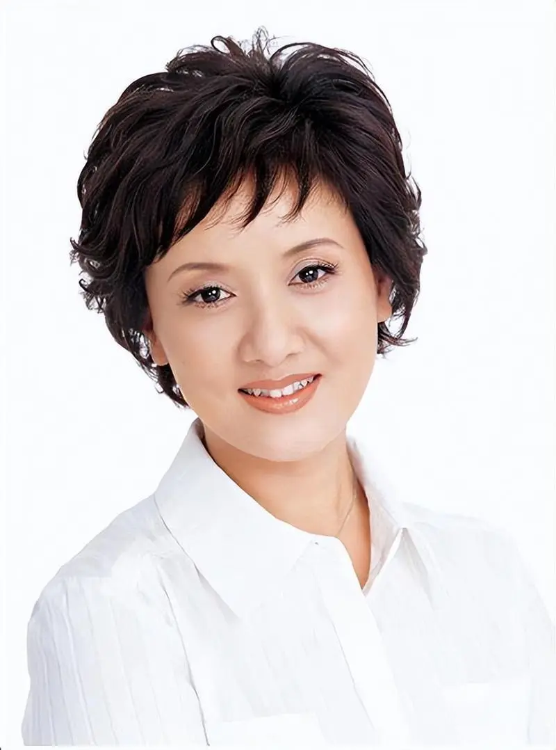 邓婕：从“凤辣子”到“岁月尤物”