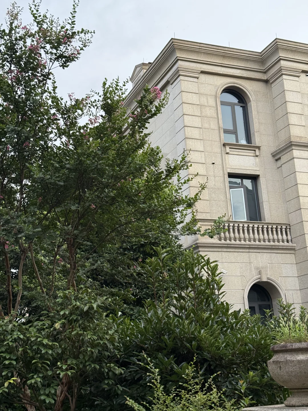 独栋别墅｜我家窗里是繁华，窗外是风景