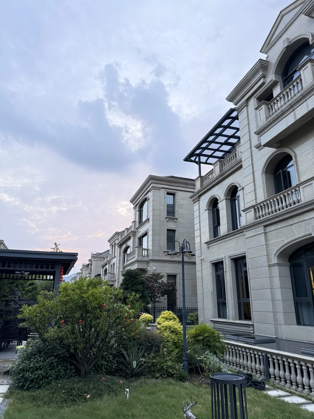 独栋别墅｜我家窗里是繁华，窗外是风景