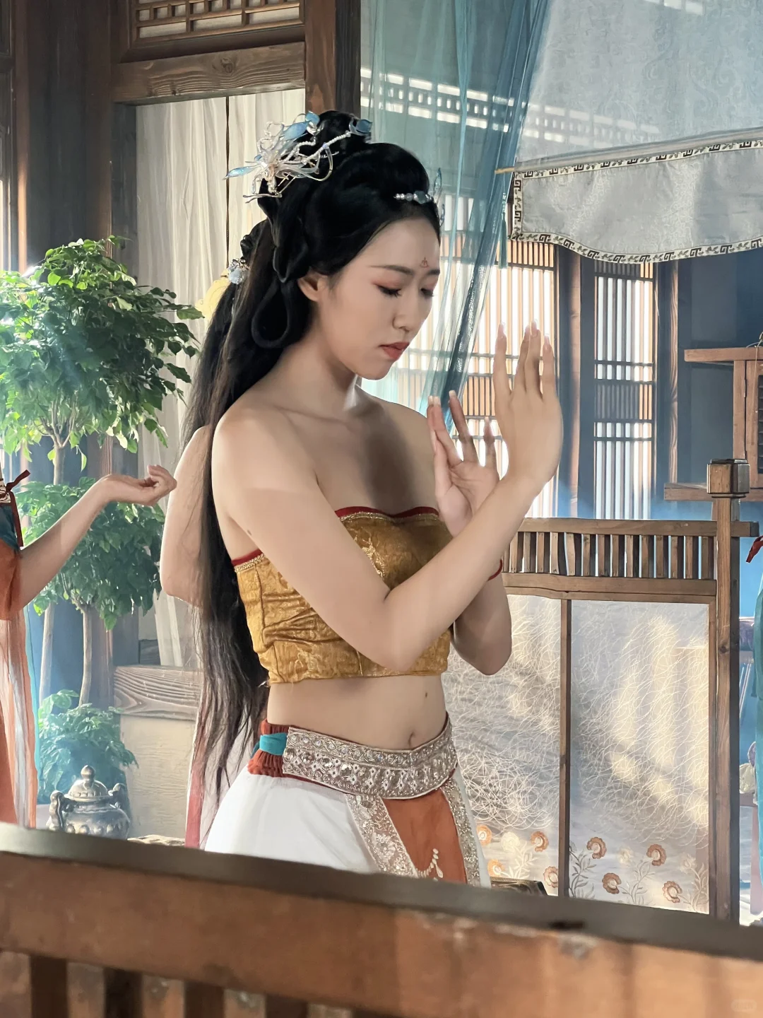 大王 让臣妾给您舞一段吧