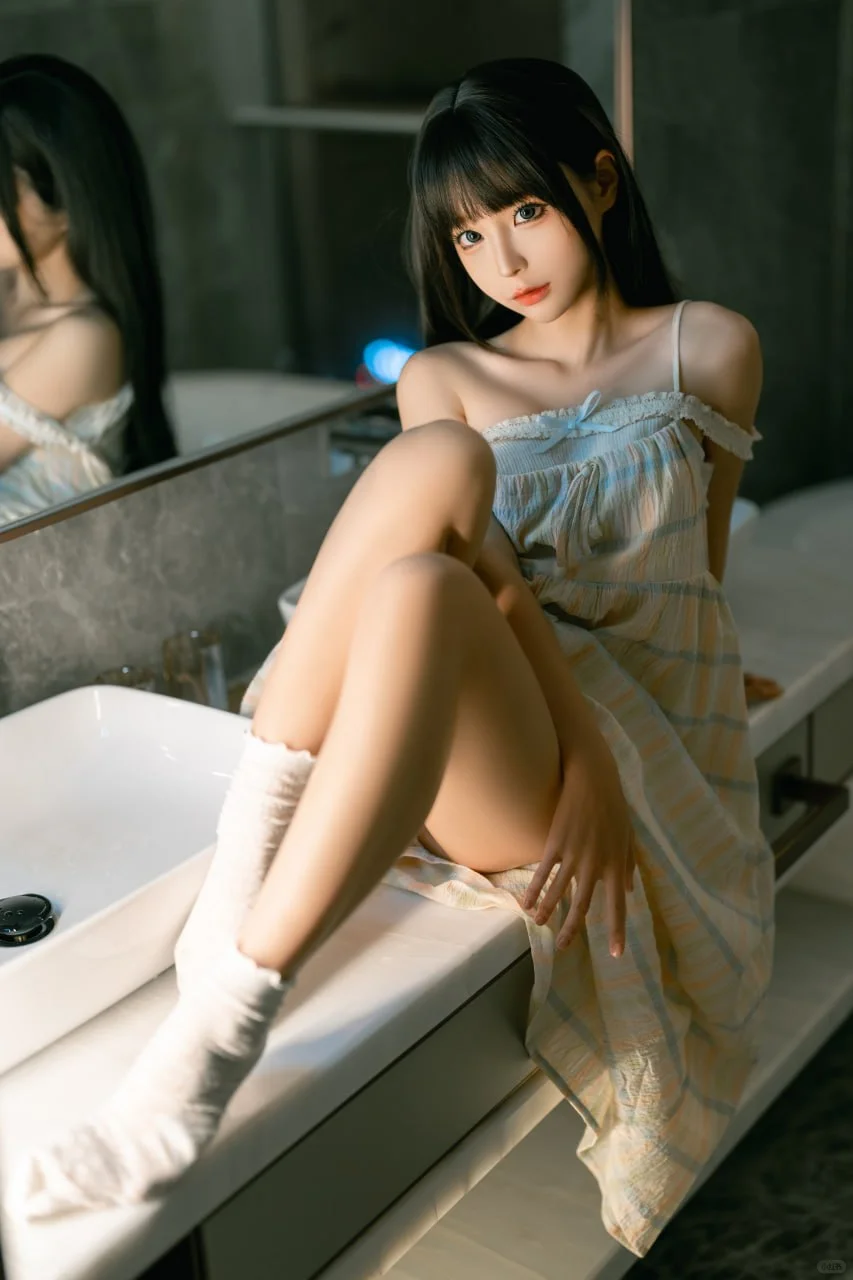 这么漂亮的姑娘不知道会便宜哪个