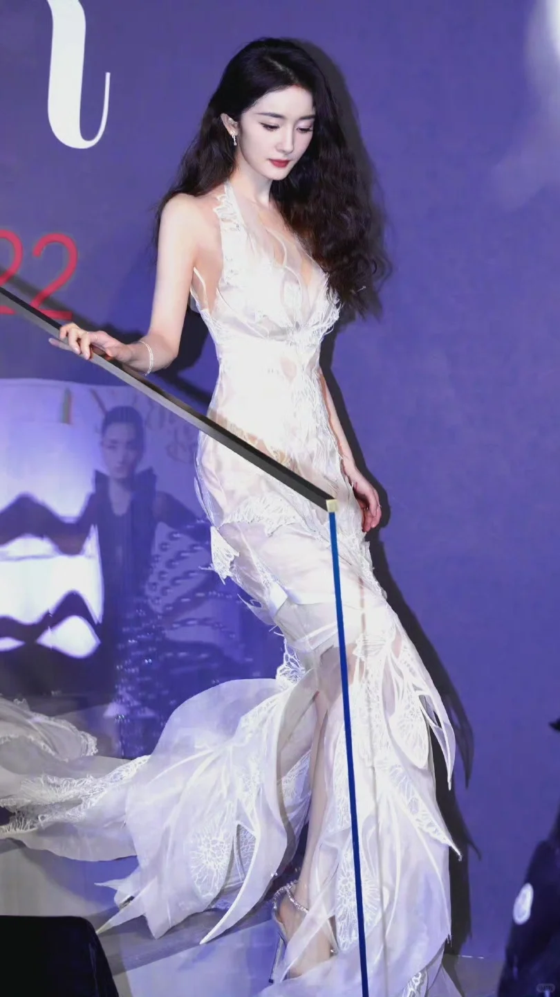 受够了可爱甜妹，我爱明艳大美女