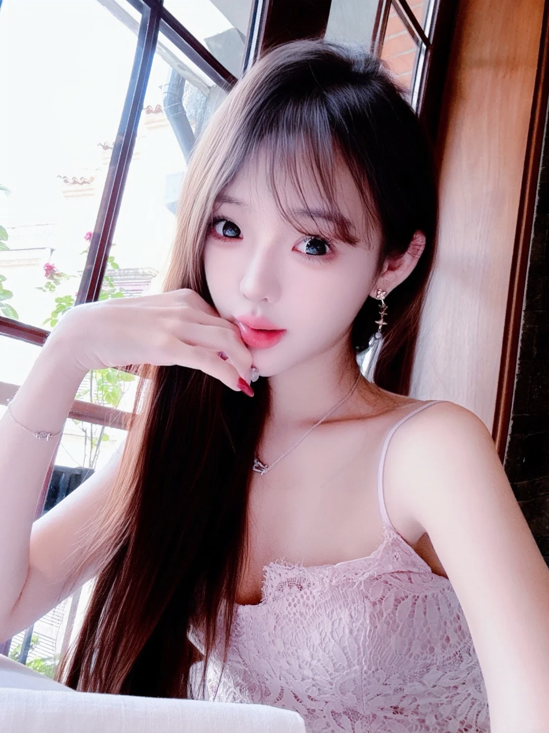173/48，比基尼基础，身材就不基础，泳池拍照