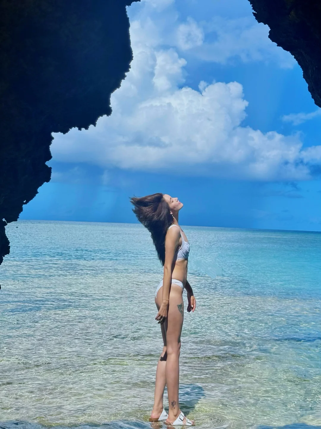 👩🏽在海边🏖️怎么能没有比基尼呢👙