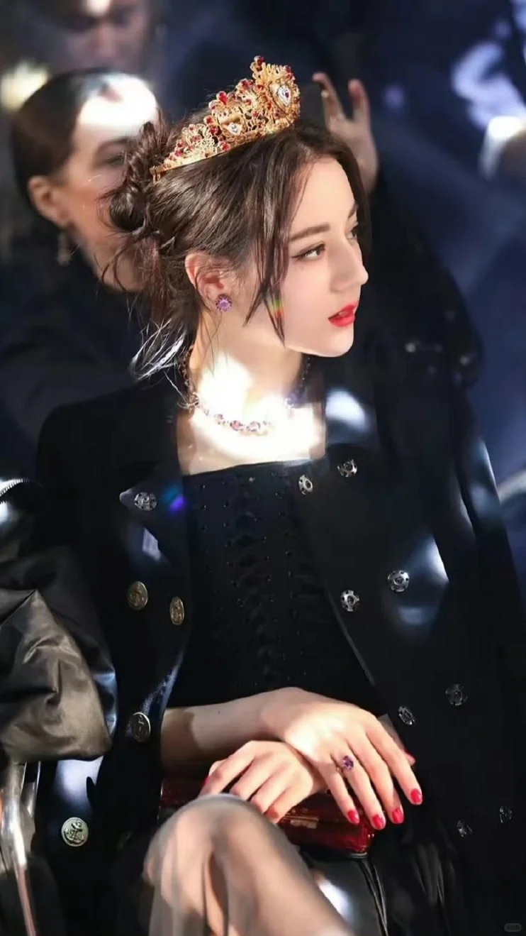 受够了可爱甜妹，我爱明艳大美女