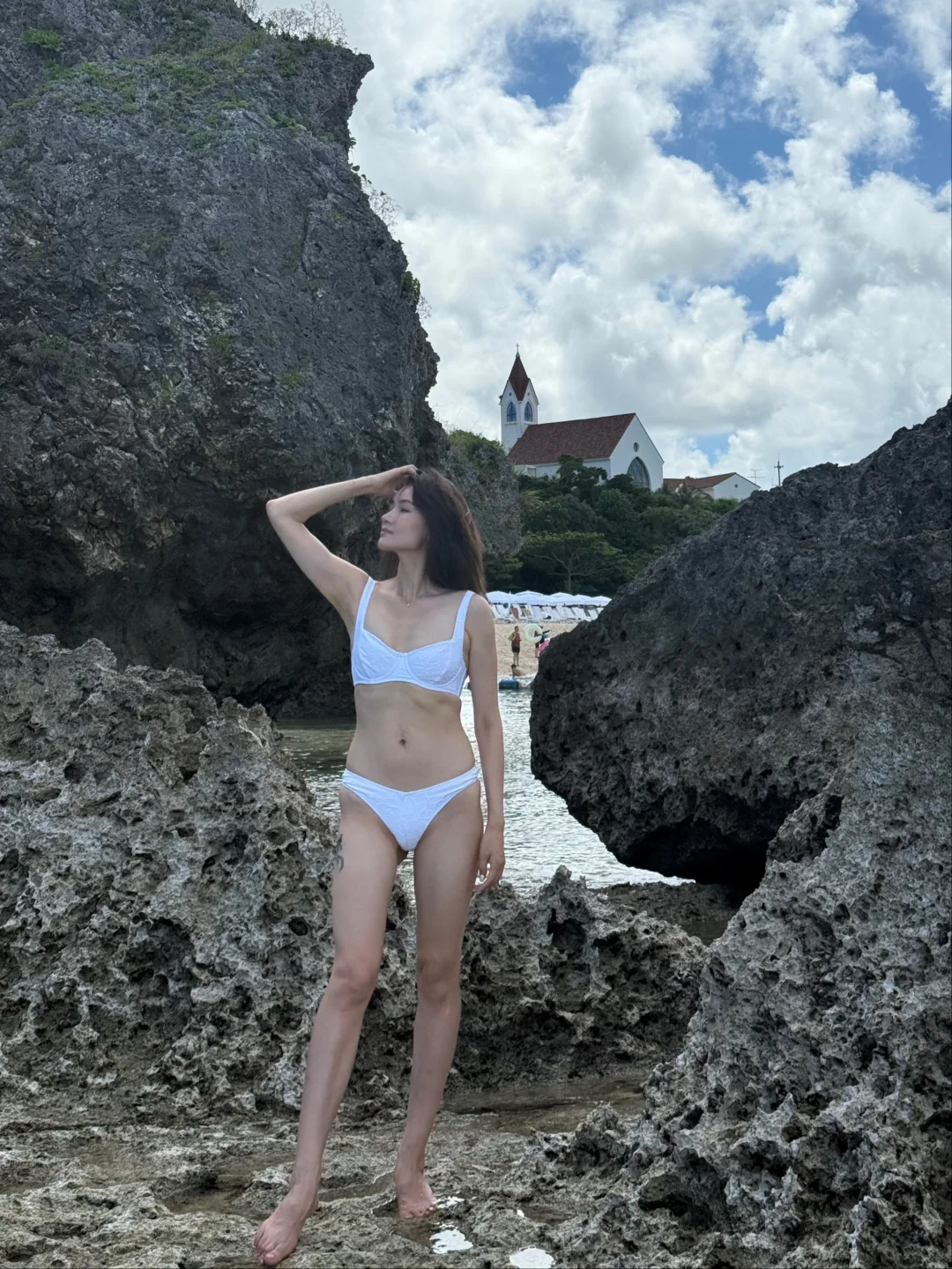 👩🏽在海边🏖️怎么能没有比基尼呢👙
