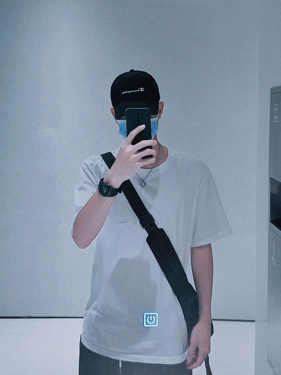 后来才发现 搞暧昧比谈恋爱好太多了