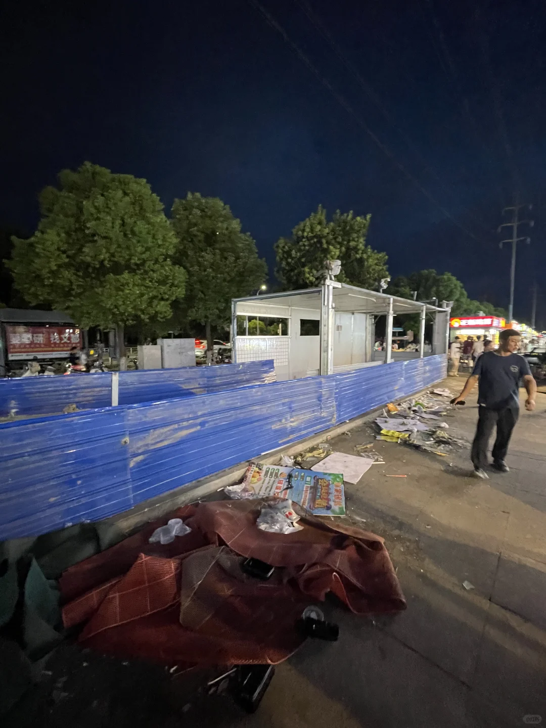 湖经大门口要建天桥了！商铺都拆了