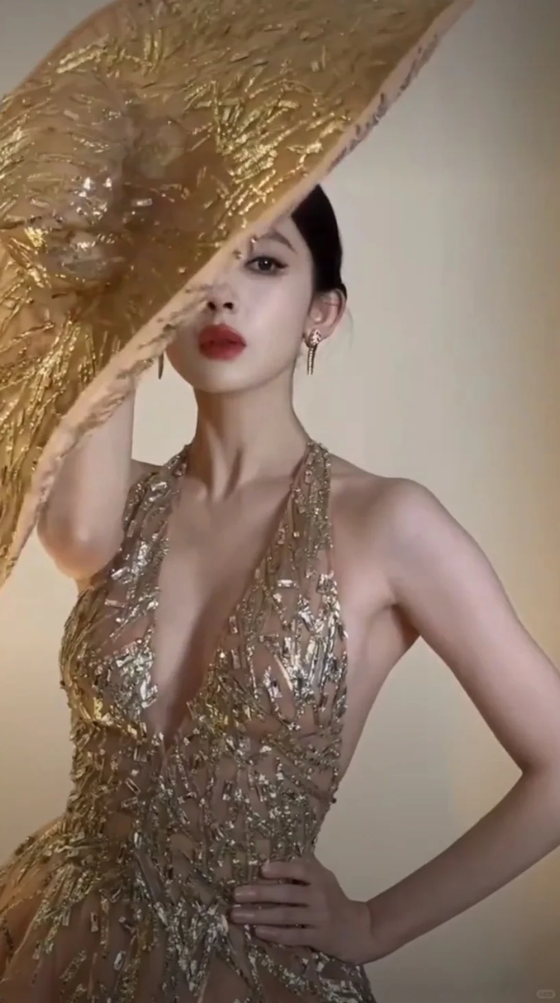 这谁顶得住啊？完美的身材