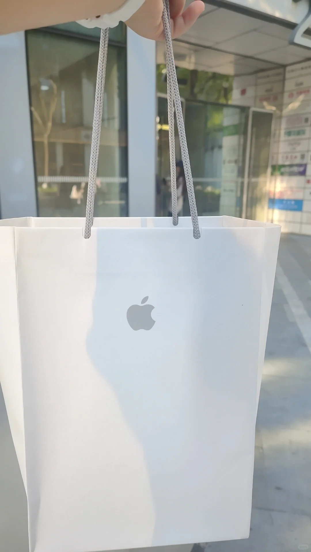 第一个iPad已提 求一些壁纸