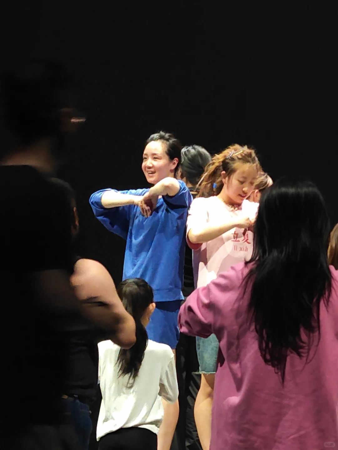 尤物公园真的能近距离看红蓝本演出✨