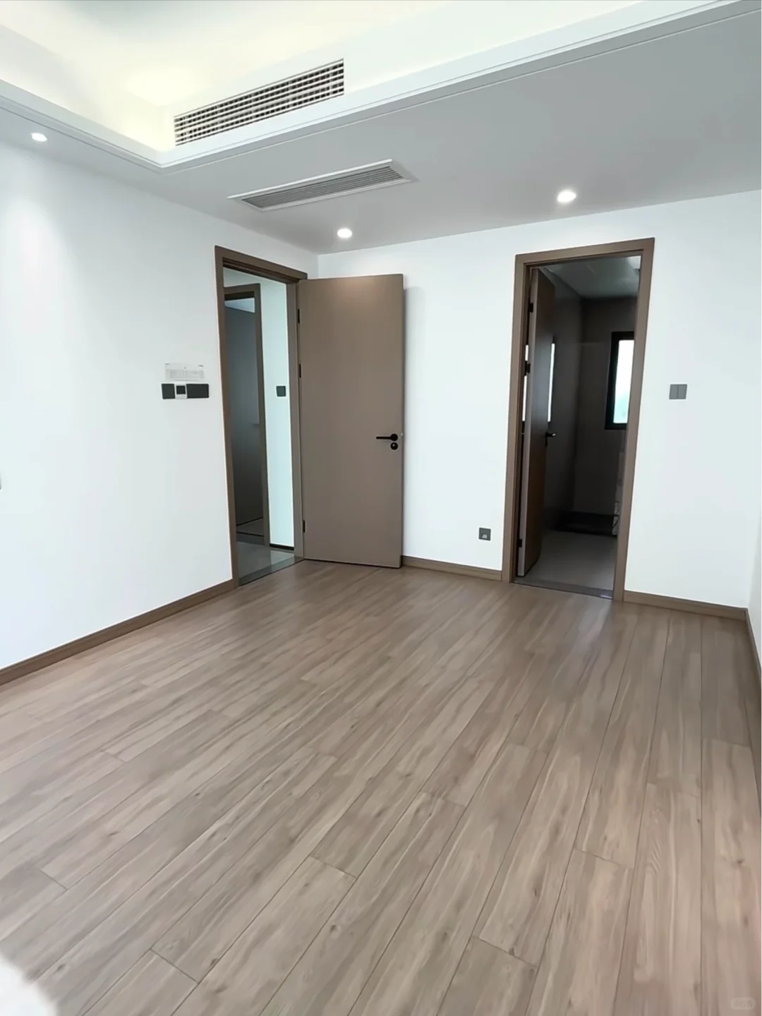 个人房源，婚房低价出南门160w就在地铁口❗急