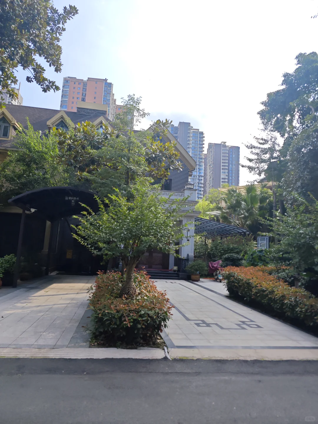 在闹市区拥有这样的家需要……