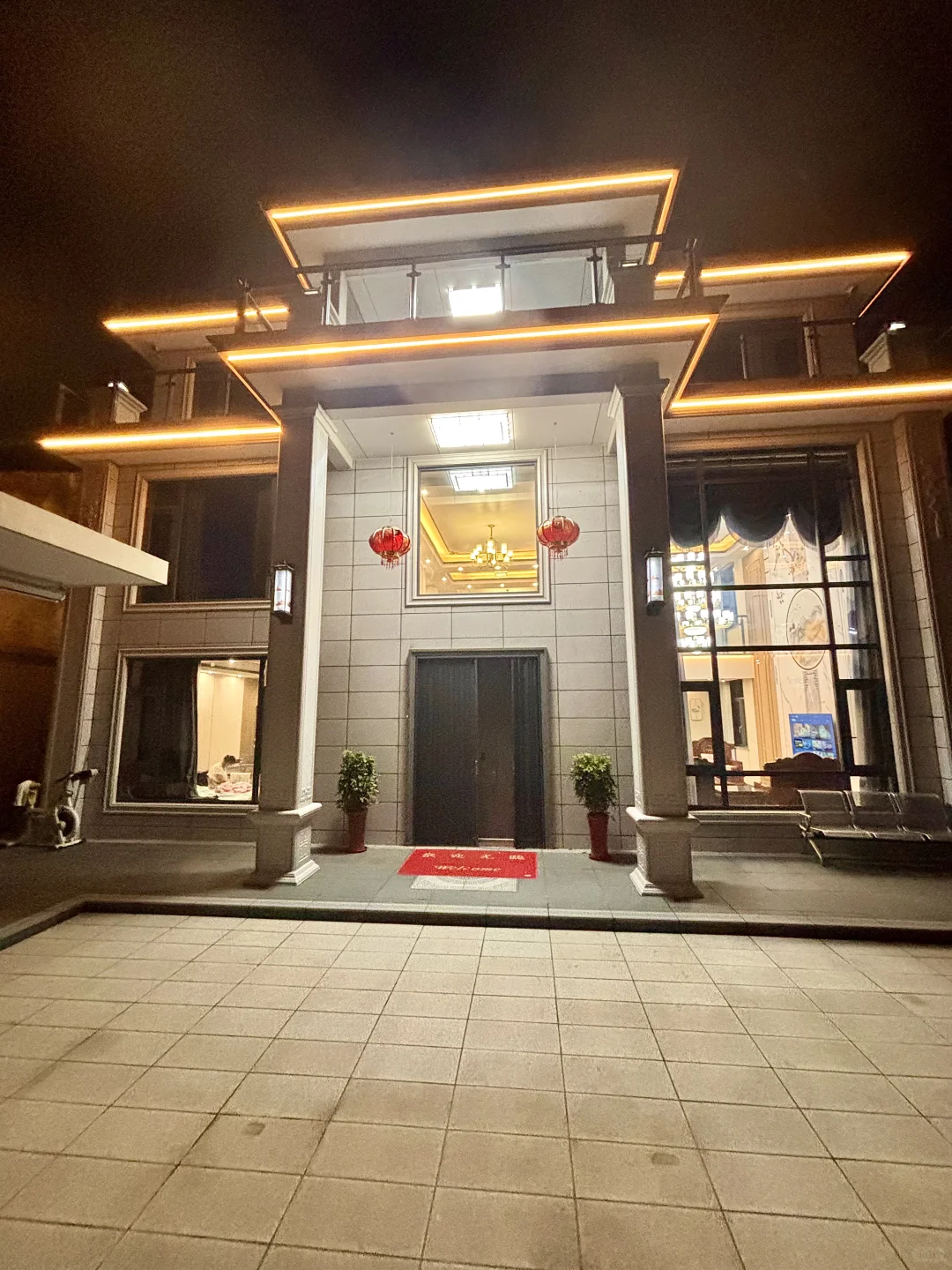 农村自建房装出传世大宅感，村里人都惊了