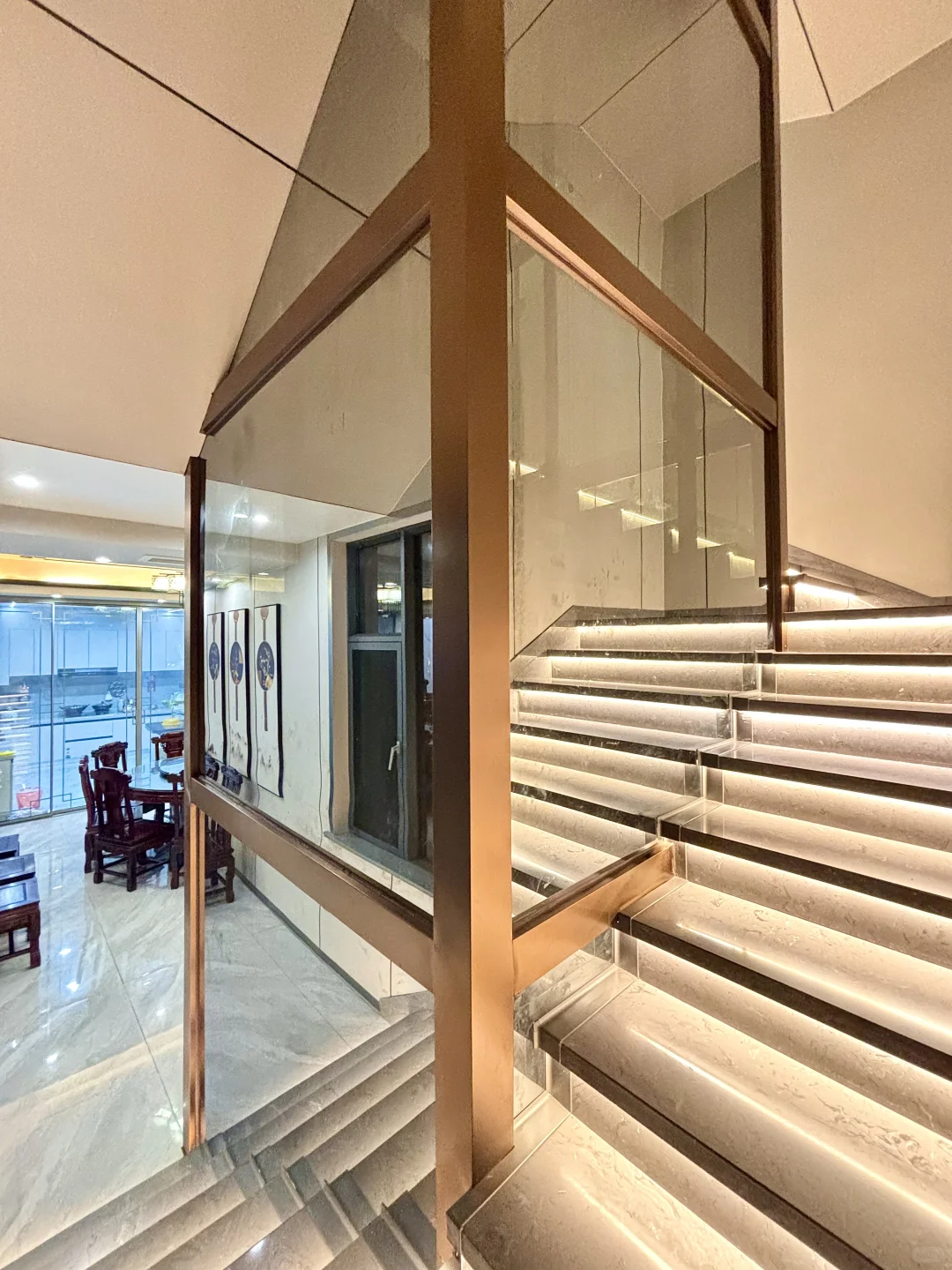 农村自建房装出传世大宅感，村里人都惊了