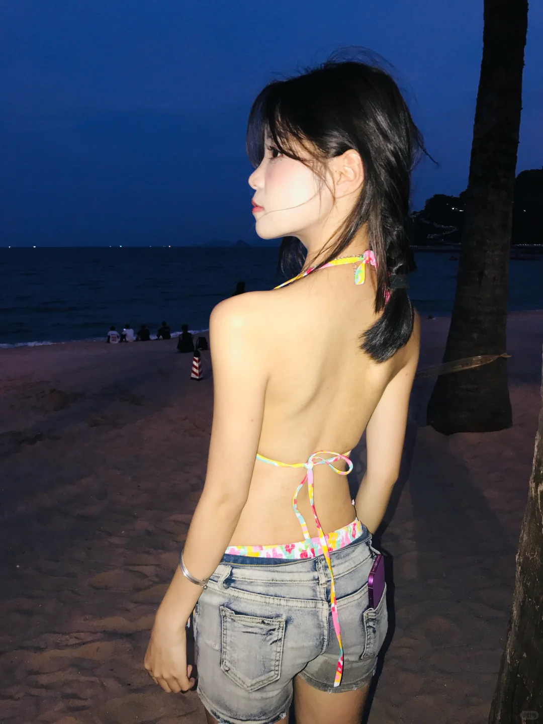 大梅沙怎么一个穿比基尼的都没有