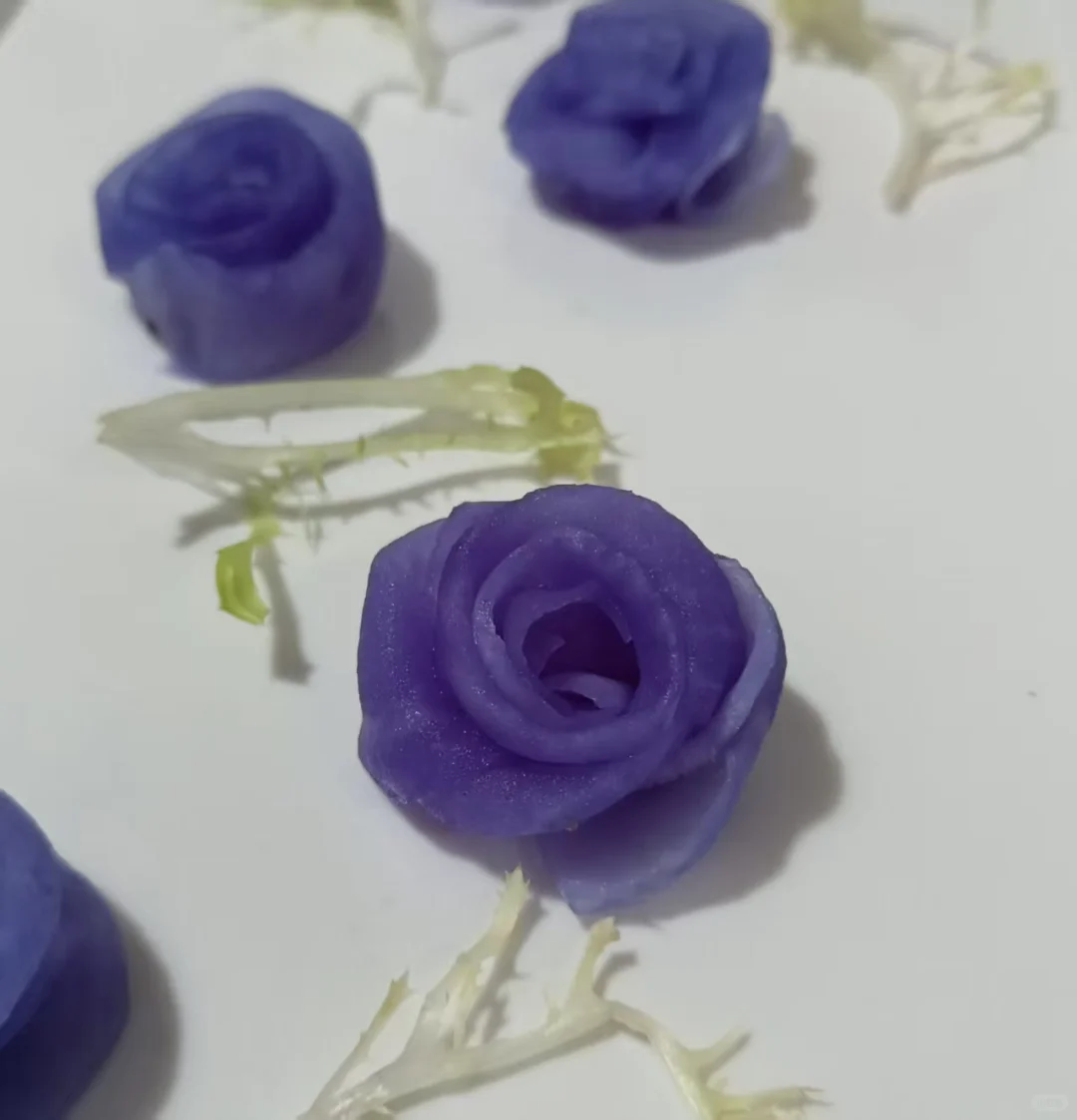 这是什么花花！紫色玫瑰花！