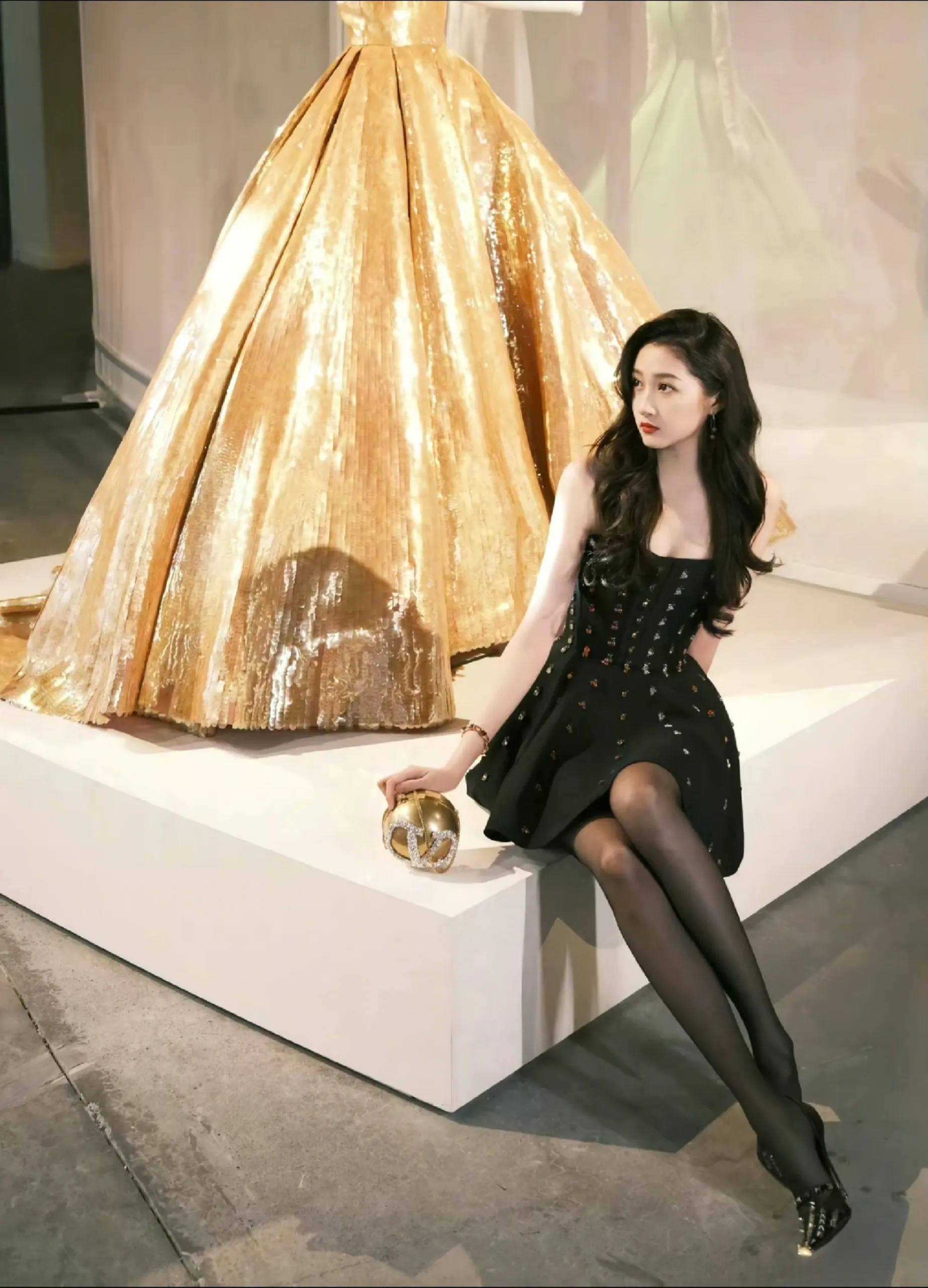 盘点那些魅惑众生的氛围感美女黑丝