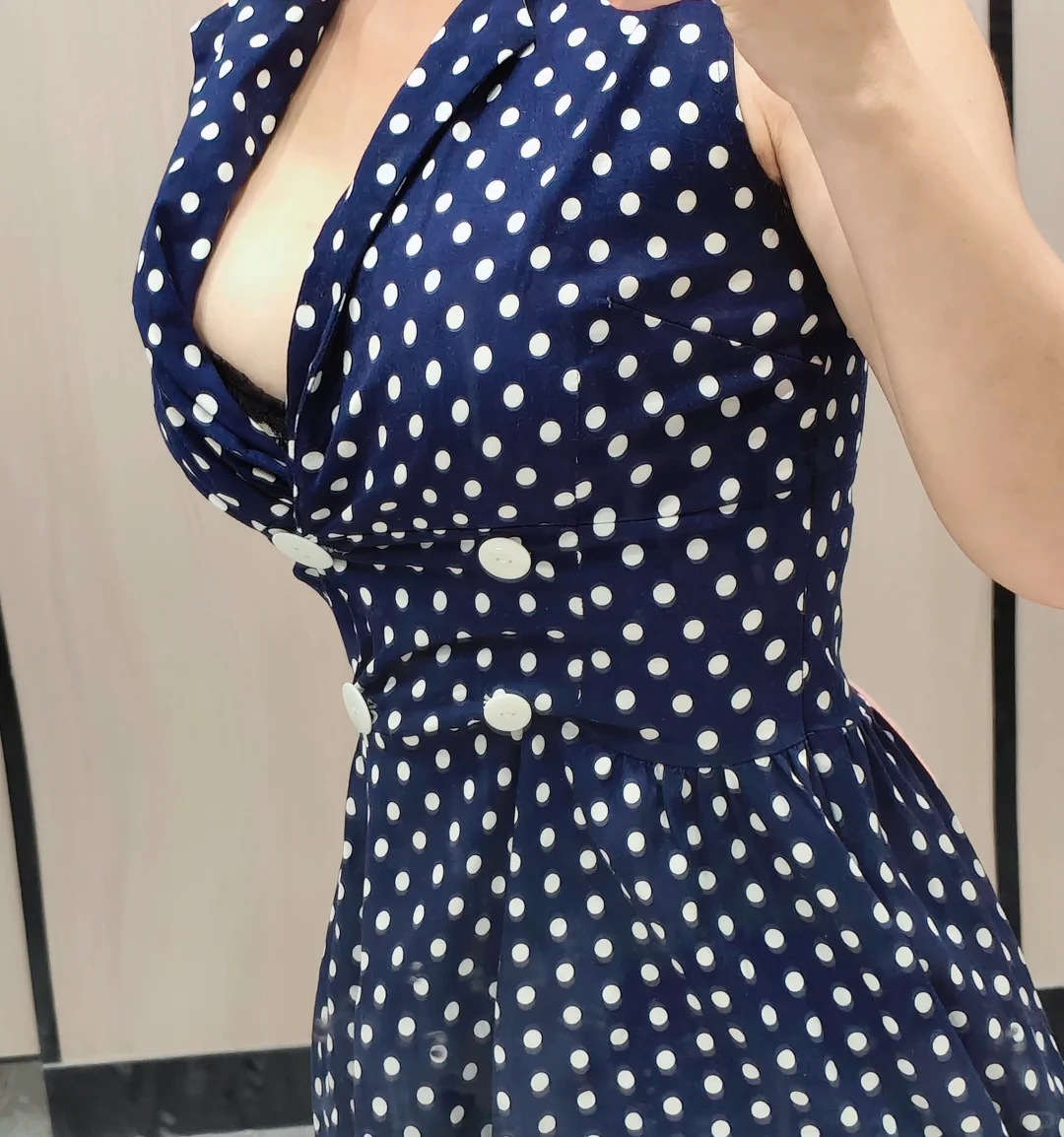 正宗掐腰波点少妇裙
