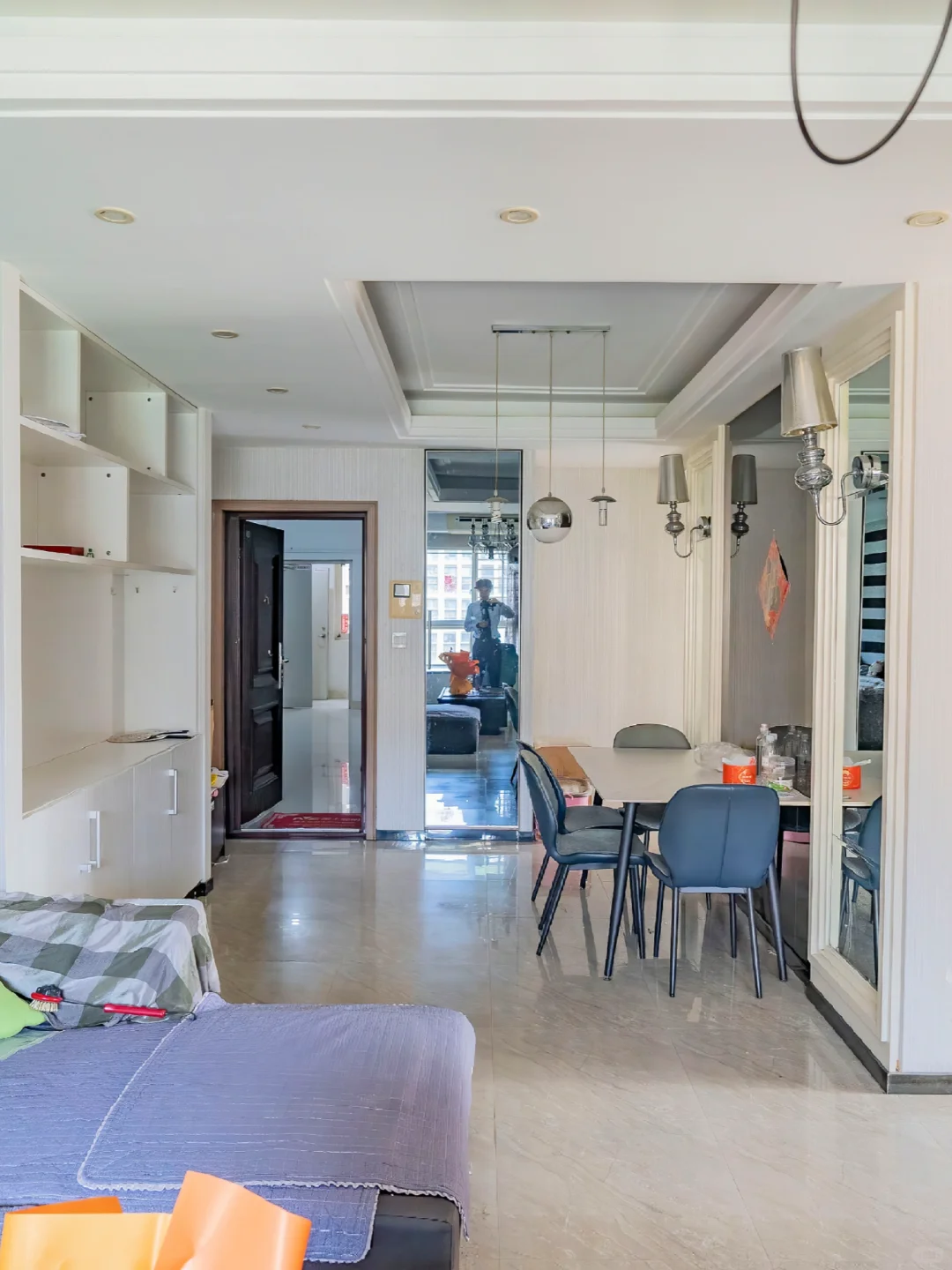 楼下就是🏫的房子，38岁裁员所以卖🏠