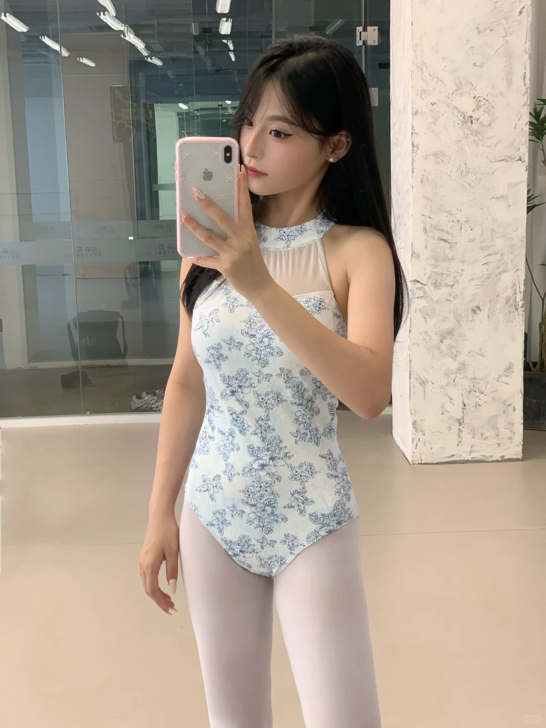 在教室偷偷拍一下
