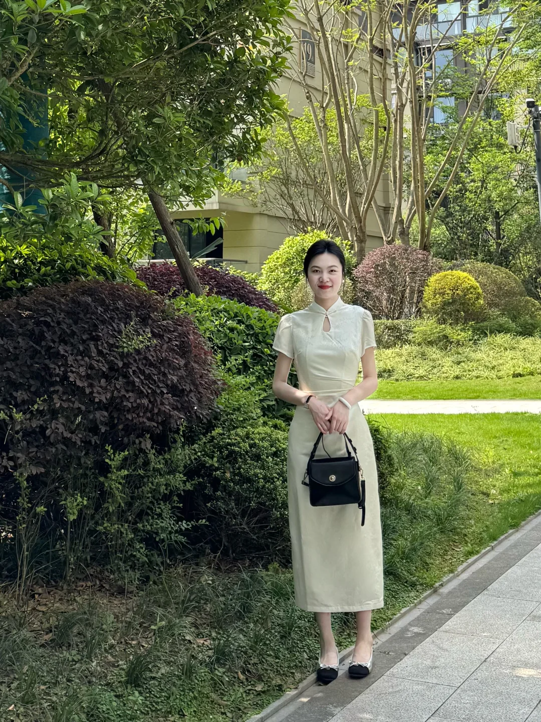 教师穿搭｜啊啊这条旗袍真的好气质好温柔！！