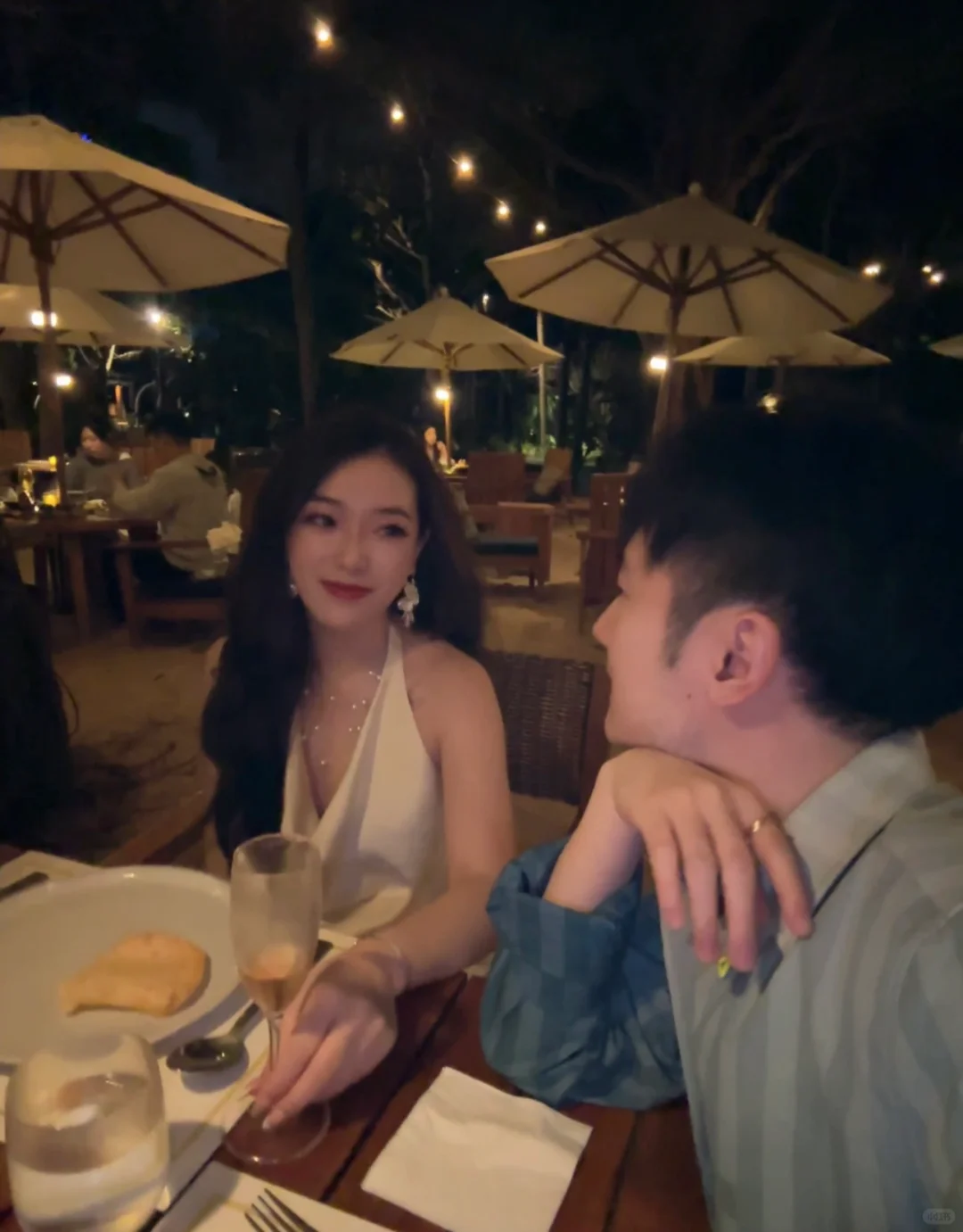 眼神不会骗人系列😻