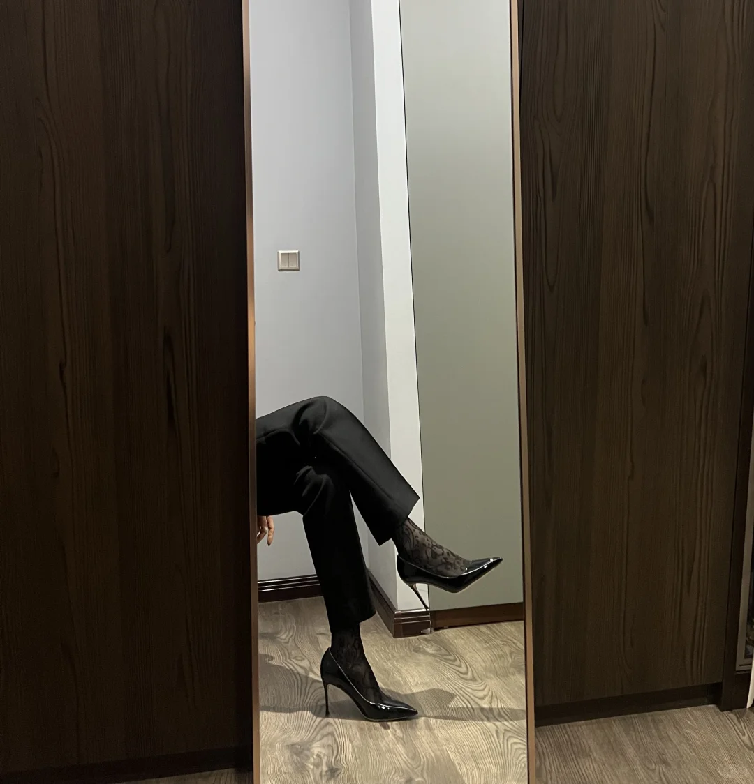 边赏雅诗边看腿，雅俗共赏何其美