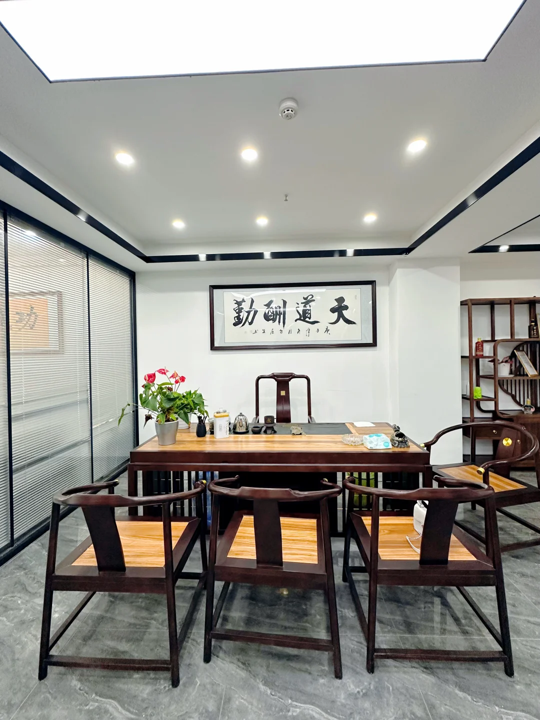 昆明写字楼，简约风办公室！