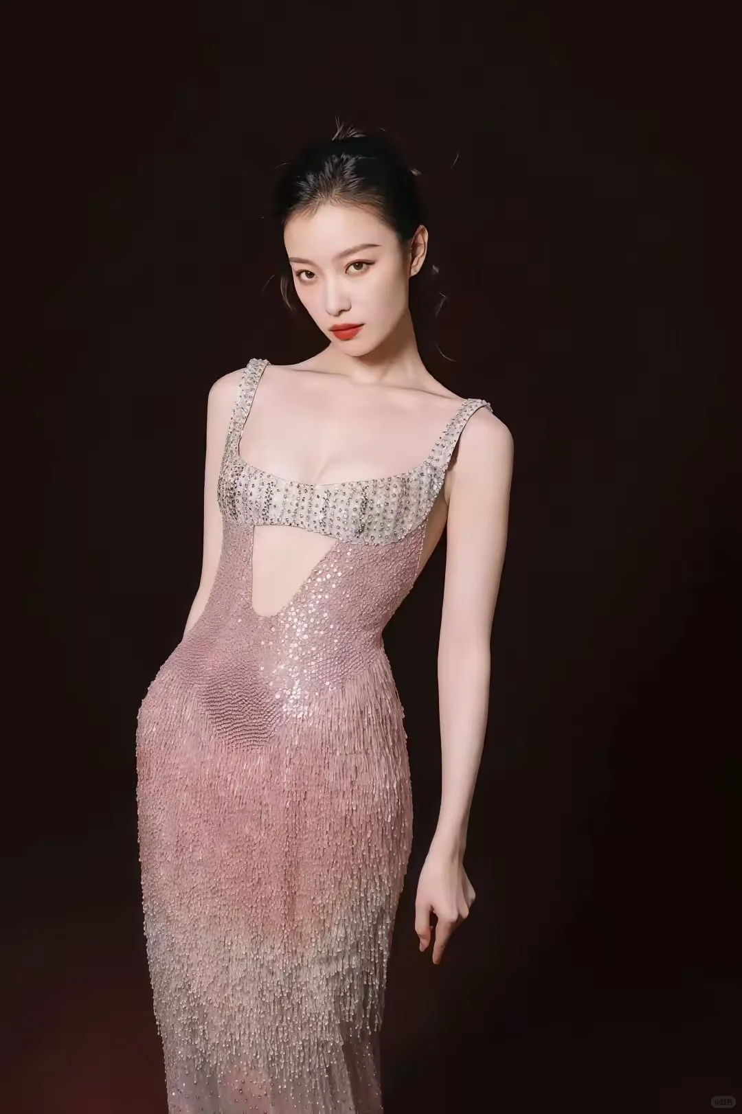 倪妮 妩媚勾魂 风情万种！❤️