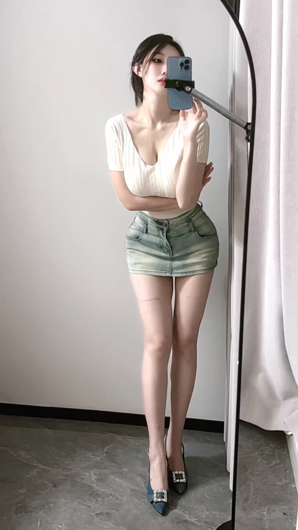 左滑转身看小裙子