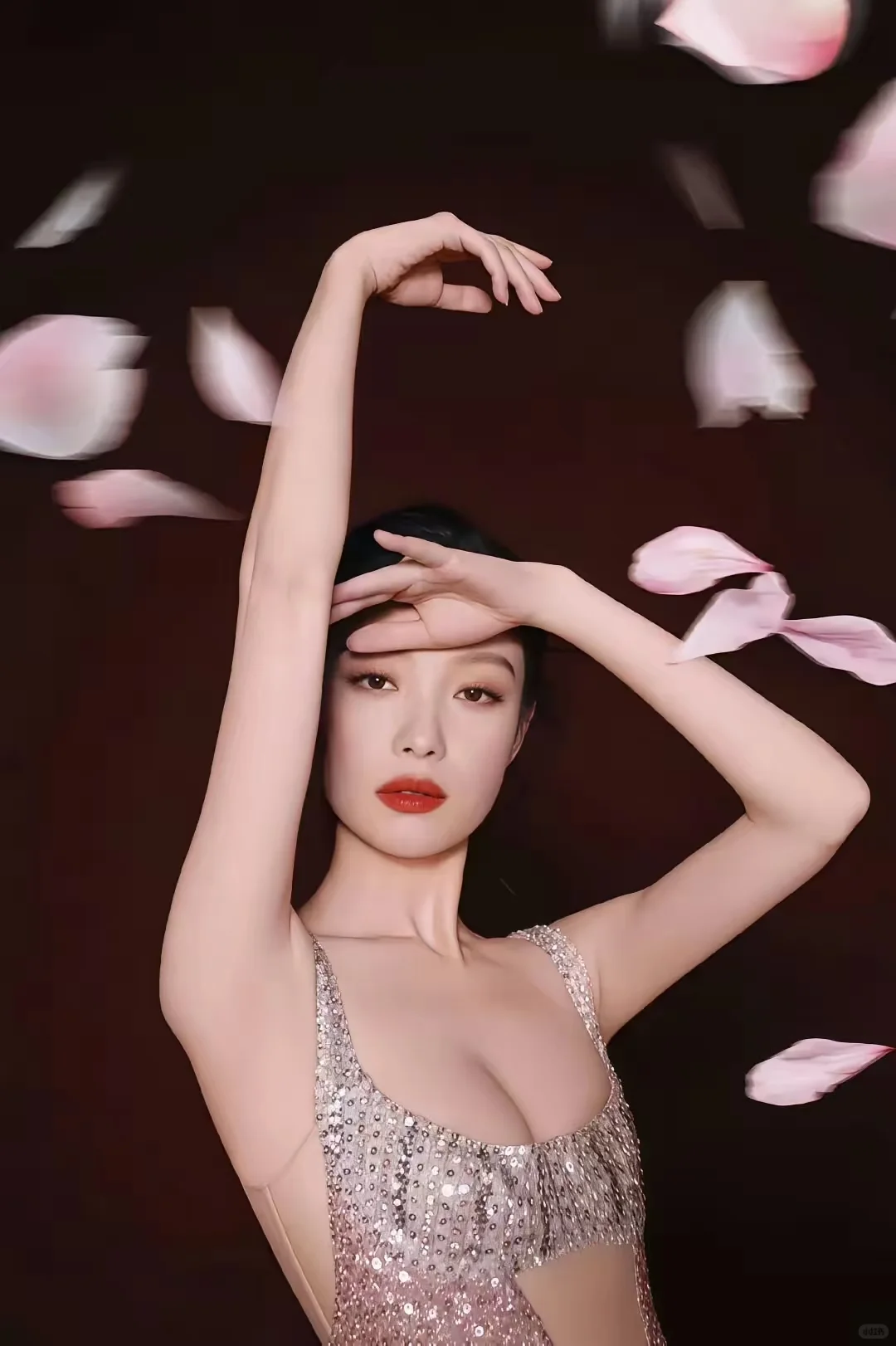 倪妮 妩媚勾魂 风情万种！❤️