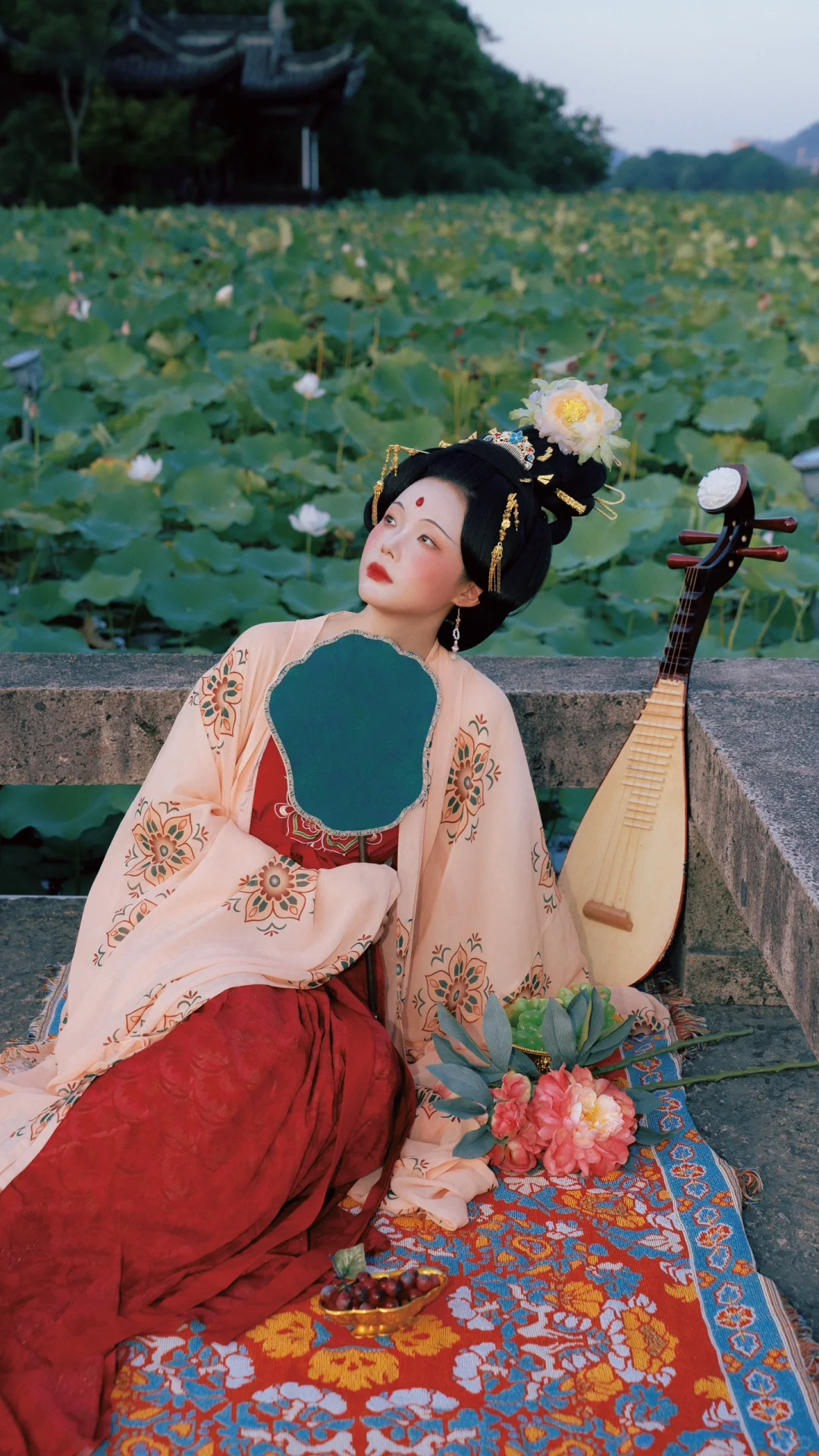 美人如是，媚眼如丝