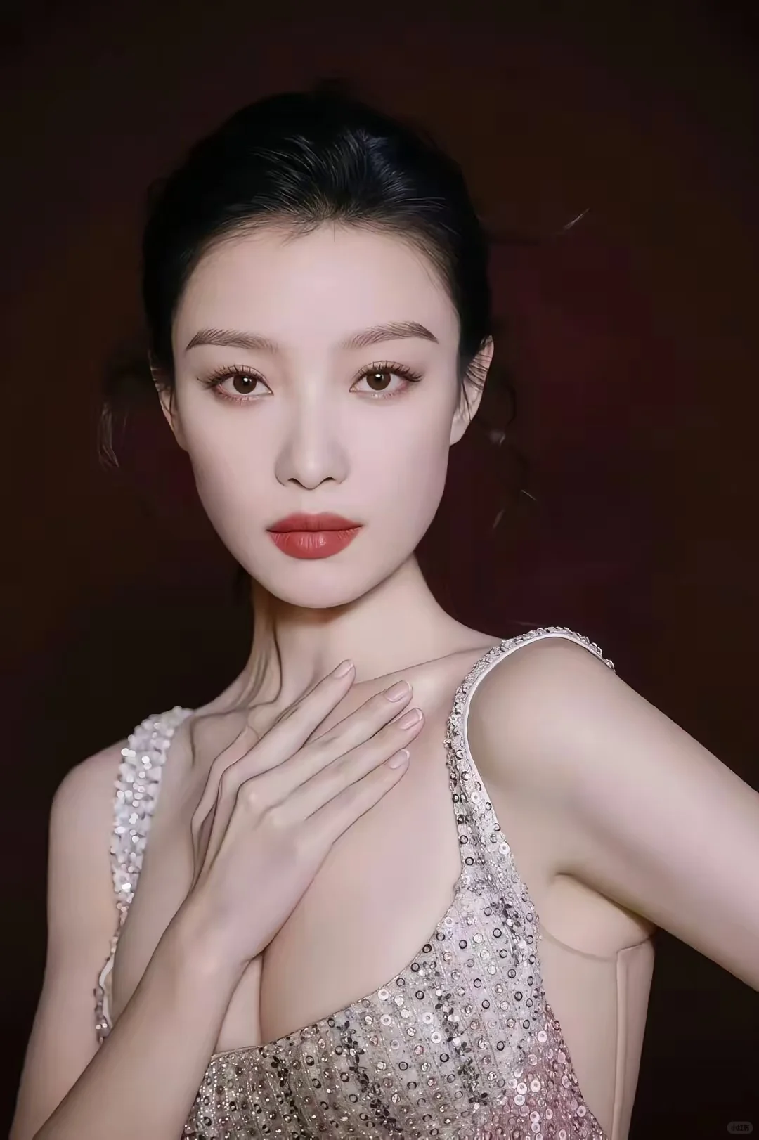 倪妮 妩媚勾魂 风情万种！❤️
