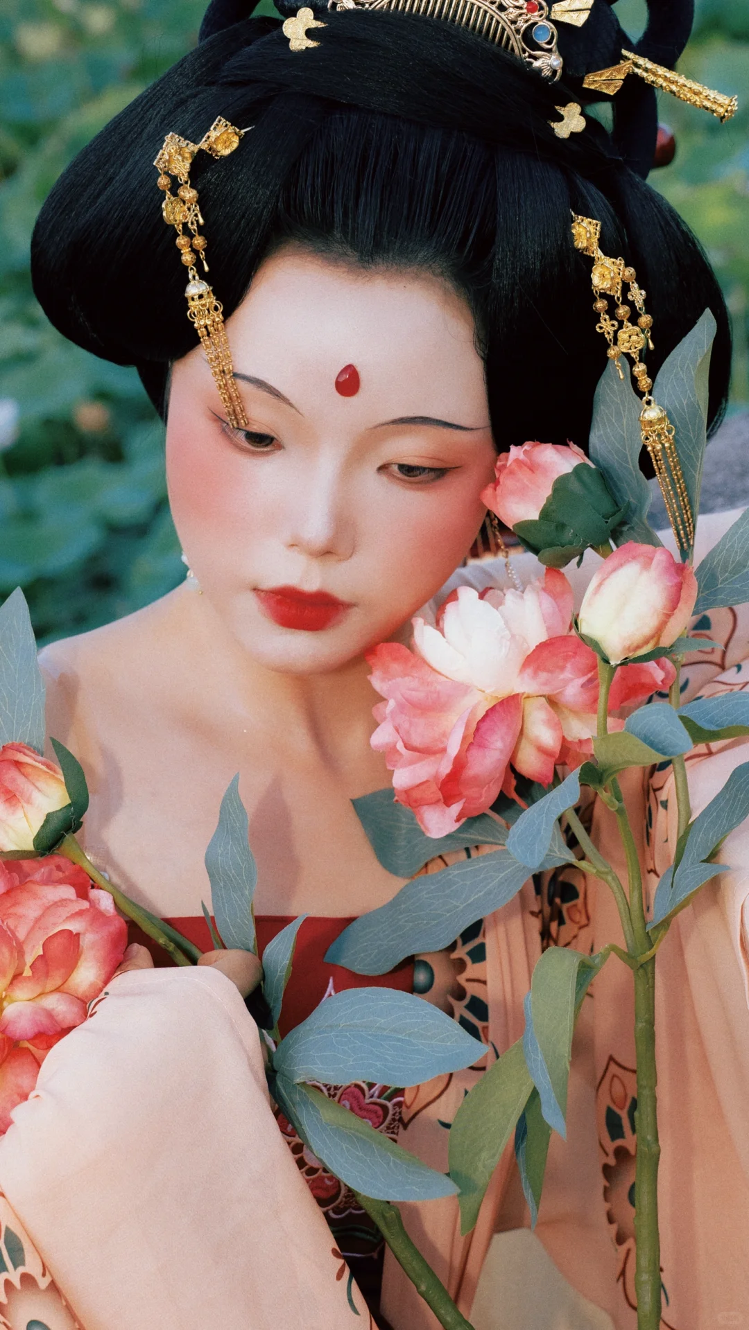 美人如是，媚眼如丝