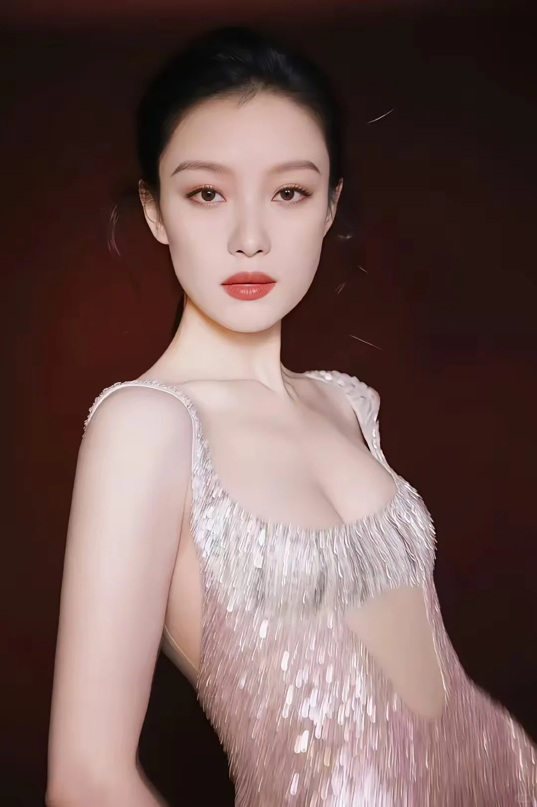 倪妮 妩媚勾魂 风情万种！❤️
