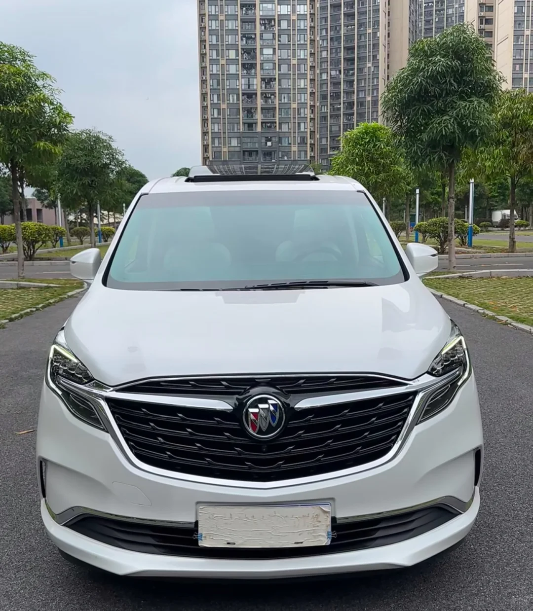 诚心求购一台20年以后别克GL8商务车