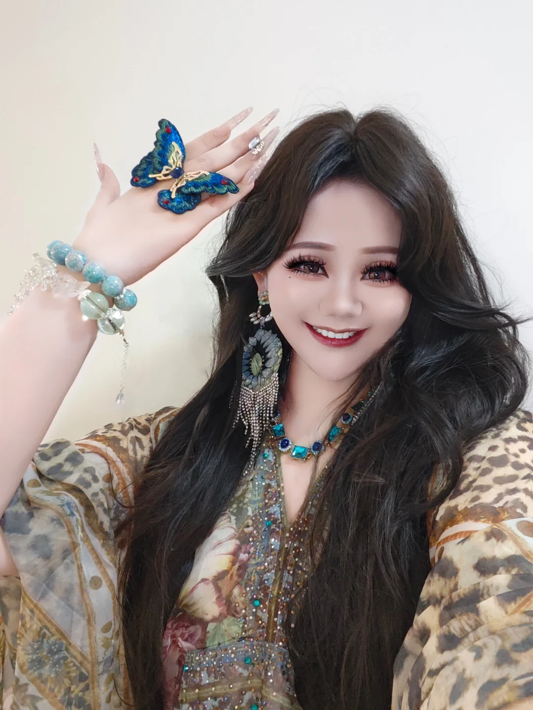 娇贵漂亮的狐狸小姐，可以请你跳支舞吗